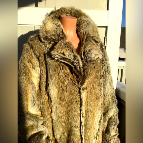 Randolph Duke Jackets & Blazers - GIFT 🎁 ~NWT’s ~Women’s Randolph Duke Swede deliciously soft Fur Coat